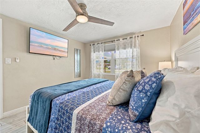 1004 67TH AVENUE W, Bradenton, FL 34207