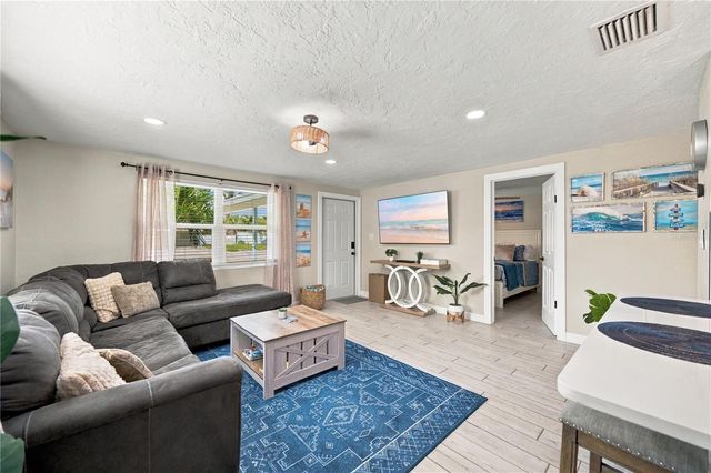 1004 67TH AVENUE W, Bradenton, FL 34207