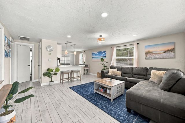 1004 67TH AVENUE W, Bradenton, FL 34207
