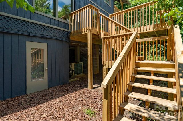 366 Cabin Hollow Drive, Marshall, NC 28753