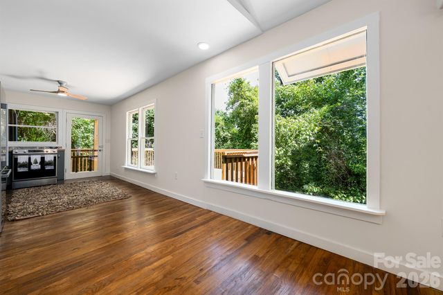 366 Cabin Hollow Drive, Marshall, NC 28753