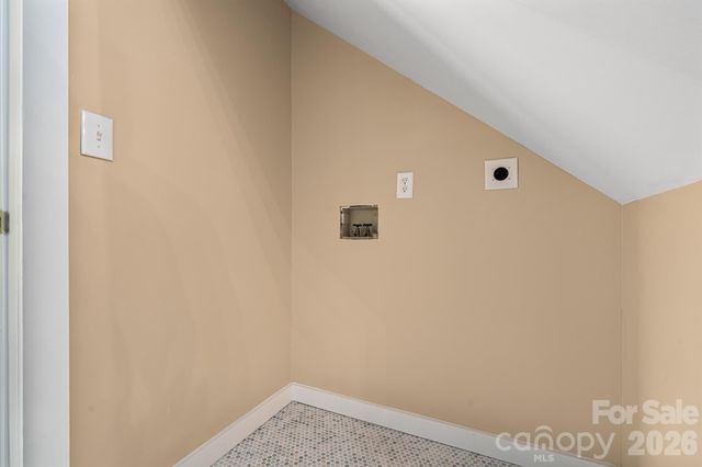 366 Cabin Hollow Drive, Marshall, NC 28753