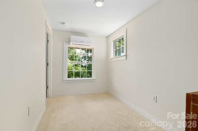 366 Cabin Hollow Drive, Marshall, NC 28753