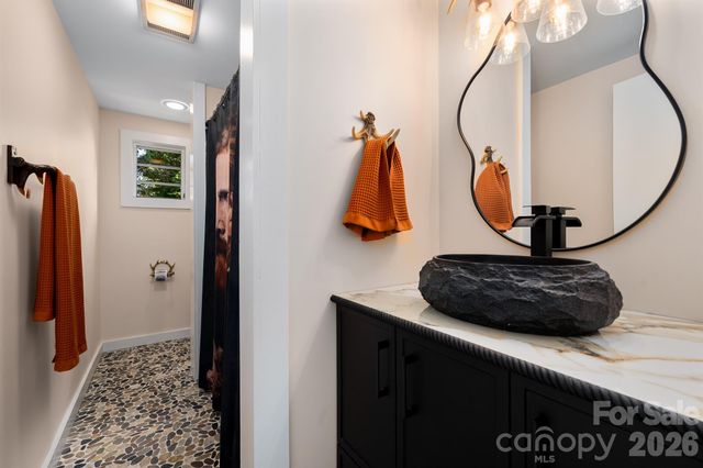 366 Cabin Hollow Drive, Marshall, NC 28753