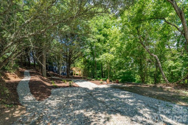 366 Cabin Hollow Drive, Marshall, NC 28753