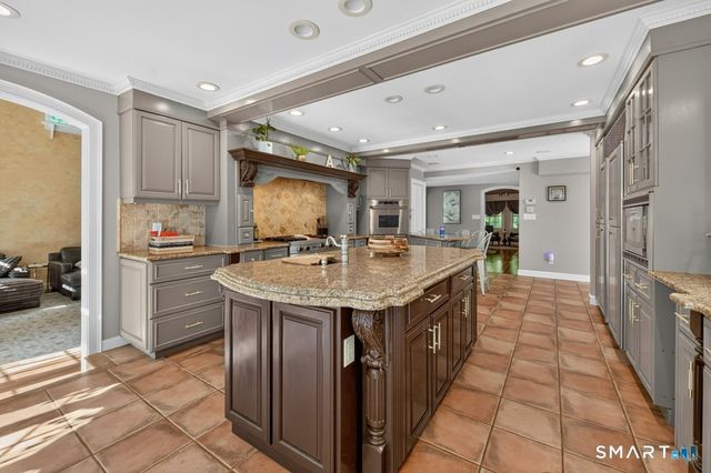 390 Three Mile Road, Glastonbury, CT 06033