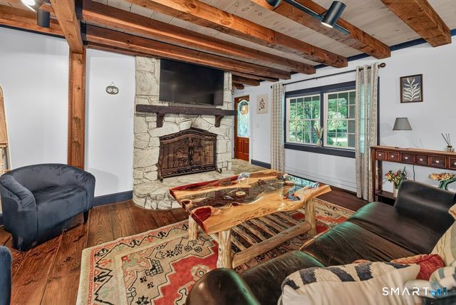 390 Three Mile Road, Glastonbury, CT 06033