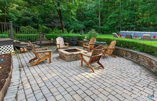 390 Three Mile Road, Glastonbury, CT 06033