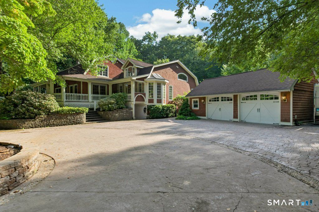 390 Three Mile Road, Glastonbury, CT 06033