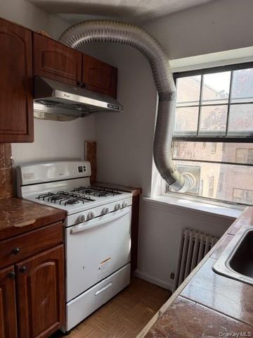 144-15 78th Road 3A, Flushing, NY 11367