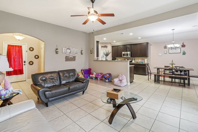 209 Brook Court, Red Oak, TX 75154
