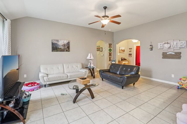 209 Brook Court, Red Oak, TX 75154