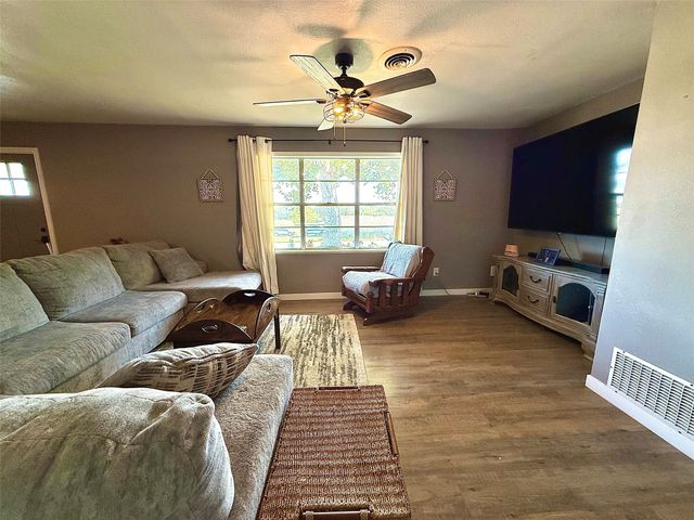 200 Arden Street, Bowie, TX 76230