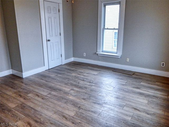 836 5th Avenue, Akron, OH 44306