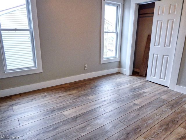 836 5th Avenue, Akron, OH 44306