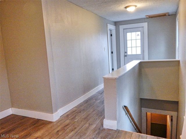 836 5th Avenue, Akron, OH 44306