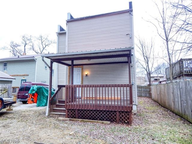 836 5th Avenue, Akron, OH 44306