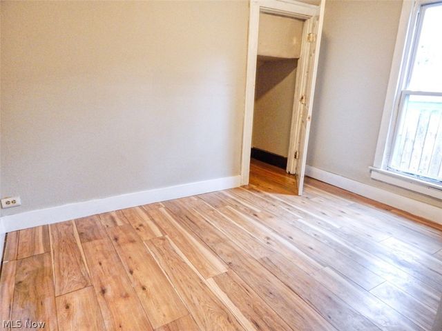 836 5th Avenue, Akron, OH 44306