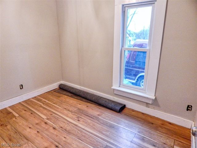 836 5th Avenue, Akron, OH 44306