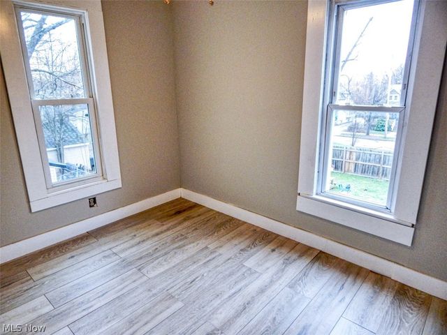 836 5th Avenue, Akron, OH 44306