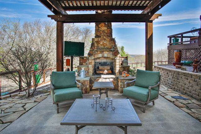 229 Southside Drive, Gainesville, TX 76240