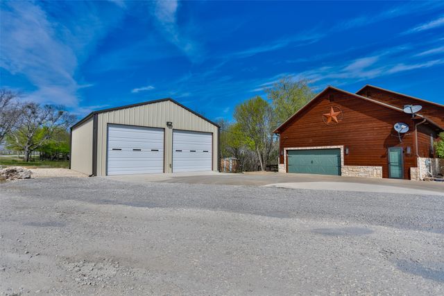 229 Southside Drive, Gainesville, TX 76240