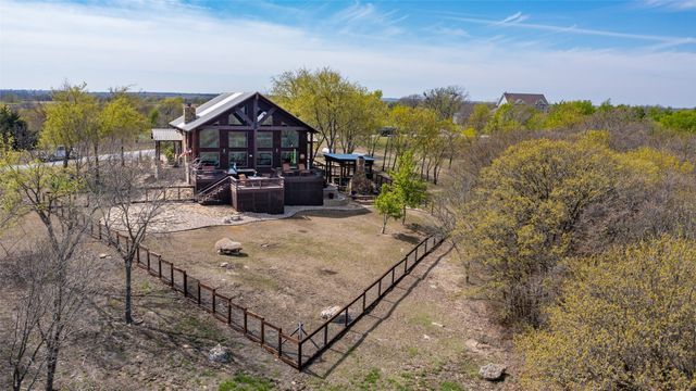 229 Southside Drive, Gainesville, TX 76240