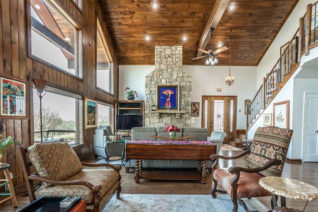 229 Southside Drive, Gainesville, TX 76240