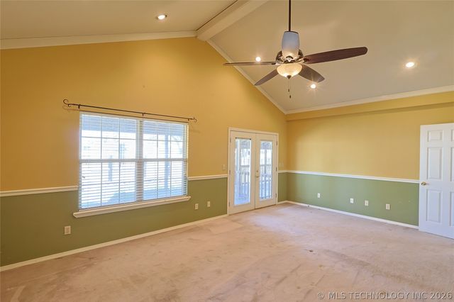 1002 W Knisley Avenue, Checotah, OK 74426