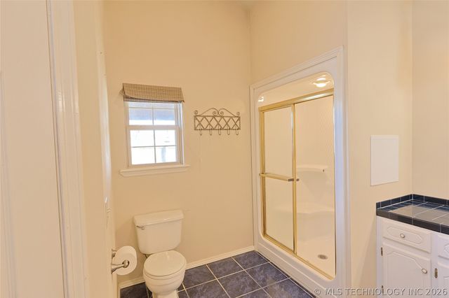 1002 W Knisley Avenue, Checotah, OK 74426