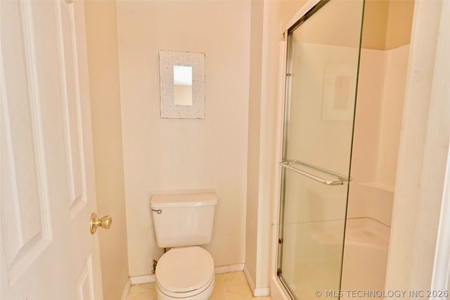 1002 W Knisley Avenue, Checotah, OK 74426