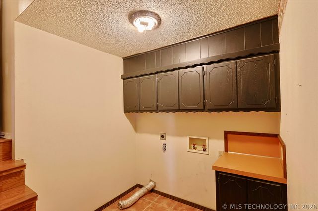 1002 W Knisley Avenue, Checotah, OK 74426