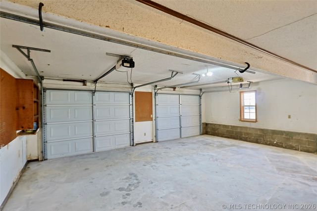 1002 W Knisley Avenue, Checotah, OK 74426