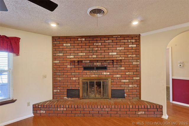 1002 W Knisley Avenue, Checotah, OK 74426