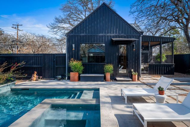 1409 32nd Street E, Austin, TX 78722