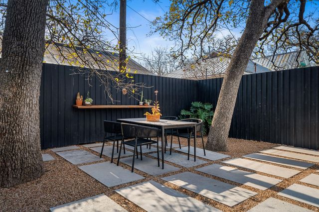 1409 32nd Street E, Austin, TX 78722