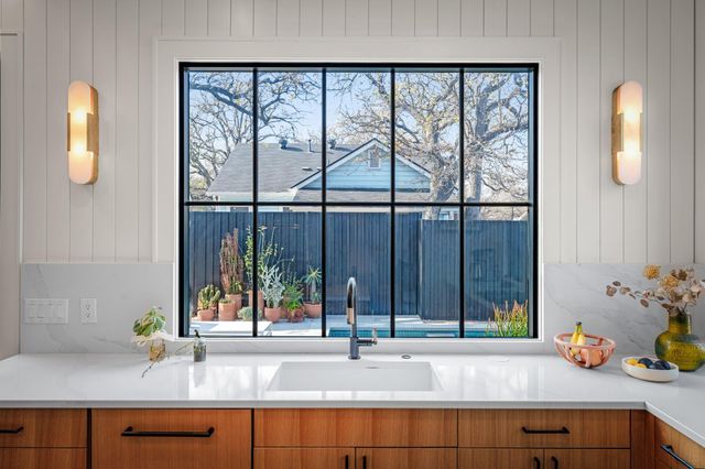 1409 32nd Street E, Austin, TX 78722