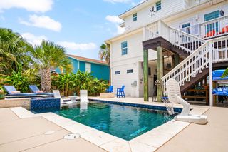 650 Dolphin Circle, Port Aransas, TX 78373