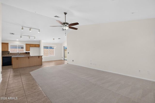 2877 E CRESCENT Way, Gilbert, AZ 85298