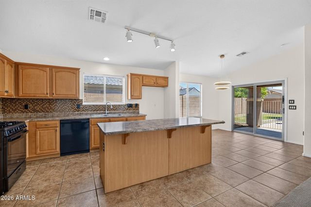 2877 E CRESCENT Way, Gilbert, AZ 85298