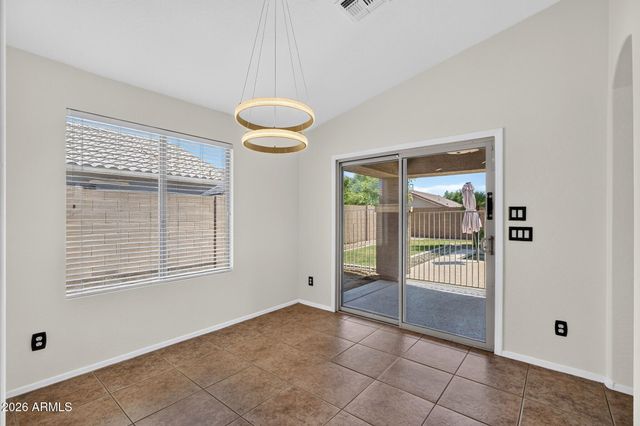 2877 E CRESCENT Way, Gilbert, AZ 85298