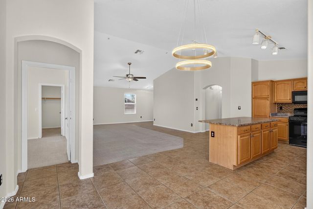 2877 E CRESCENT Way, Gilbert, AZ 85298