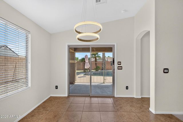 2877 E CRESCENT Way, Gilbert, AZ 85298