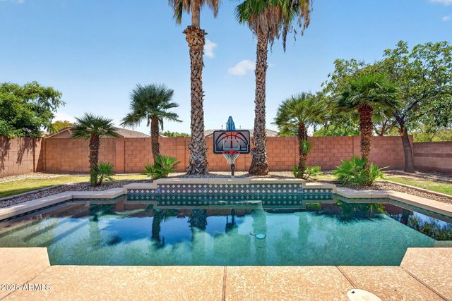 2877 E CRESCENT Way, Gilbert, AZ 85298