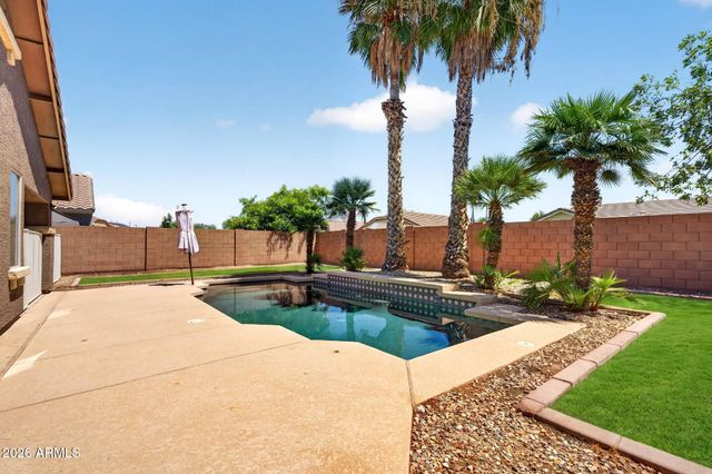 2877 E CRESCENT Way, Gilbert, AZ 85298