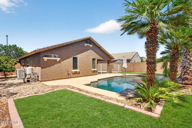 2877 E CRESCENT Way, Gilbert, AZ 85298