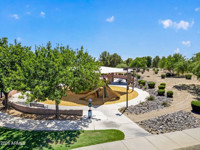2877 E CRESCENT Way, Gilbert, AZ 85298