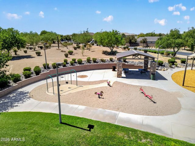 2877 E CRESCENT Way, Gilbert, AZ 85298