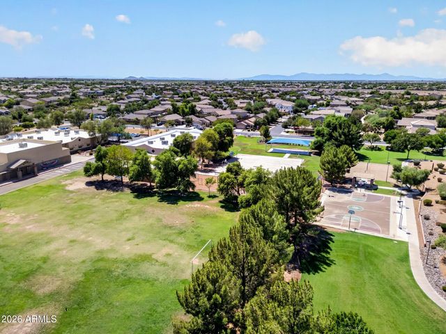 2877 E CRESCENT Way, Gilbert, AZ 85298