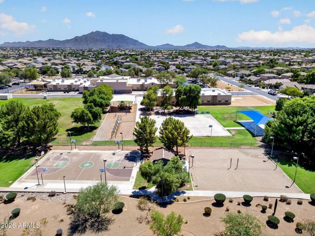 2877 E CRESCENT Way, Gilbert, AZ 85298